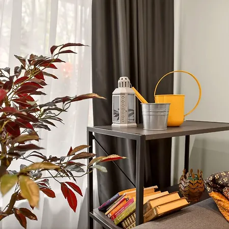 Paris Garden Boutique Apartment Warna